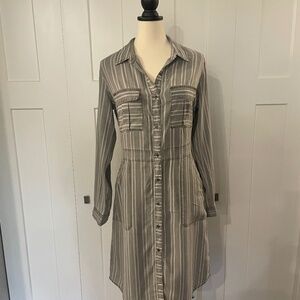 Long sleeve shirt, dress, standard Grace size medium